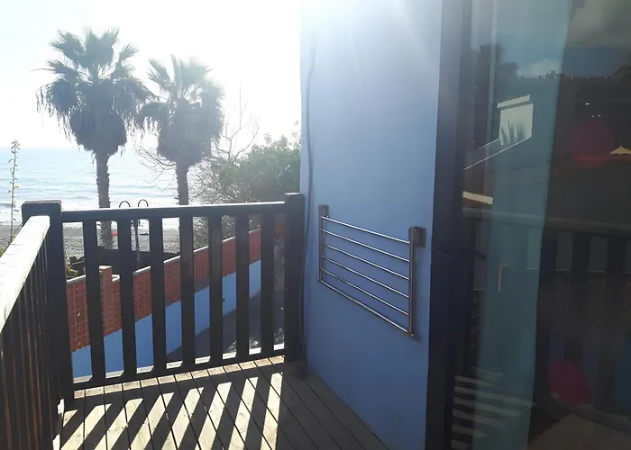 Vistas De Ensueno Al Mar En Playa Del Aguila