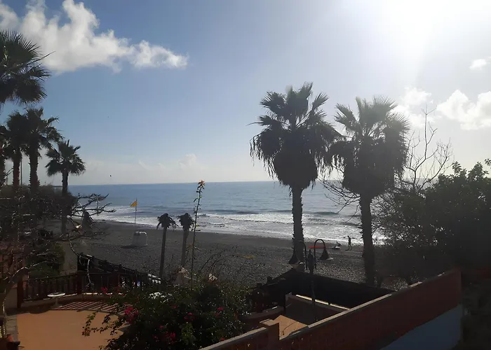 Vistas De Ensueno Al Mar En Playa Del Aguila